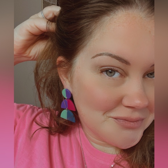 Meet your Posher, Nicole - Picture 6 of 8